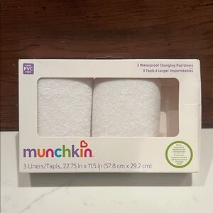 🔥‼️Munchkin White Changing Pad Liners‼️🔥